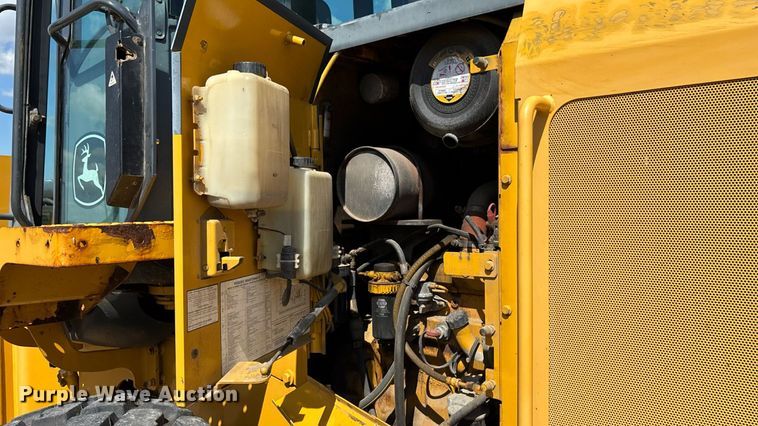 image for item DT3282 2006 John Deere 444J wheel loader