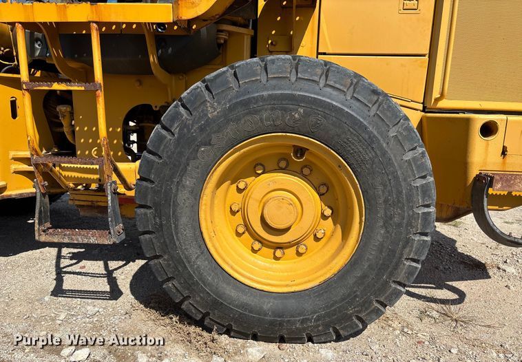 image for item DT3282 2006 John Deere 444J wheel loader