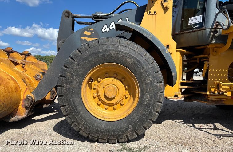 image for item DT3282 2006 John Deere 444J wheel loader
