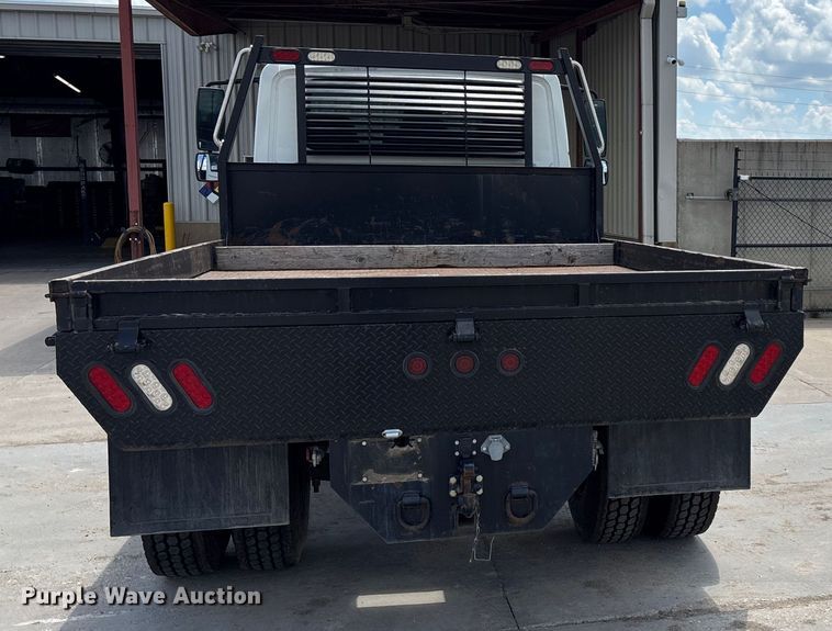 image for item DT3288 2006 International Dura Star 4400 flatbed truck