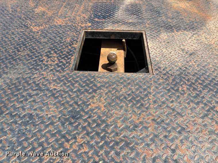 image for item DT3288 2006 International Dura Star 4400 flatbed truck