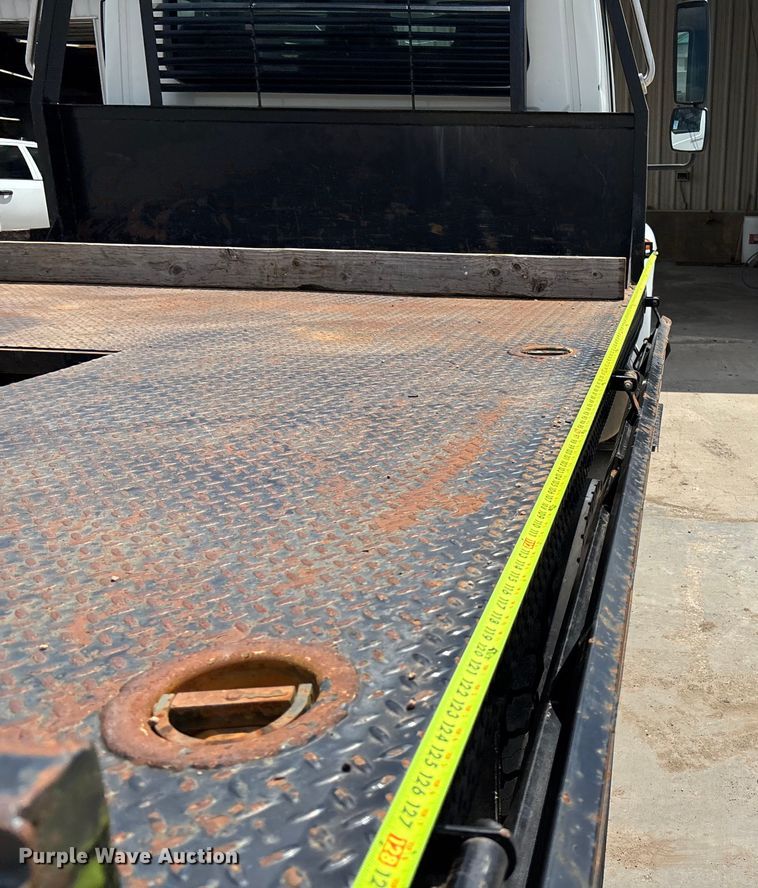 image for item DT3288 2006 International Dura Star 4400 flatbed truck