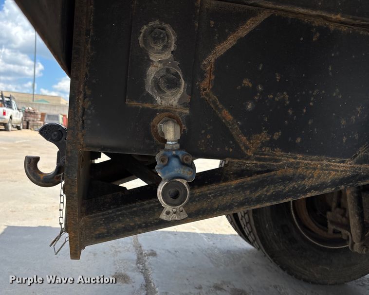 image for item DT3288 2006 International Dura Star 4400 flatbed truck