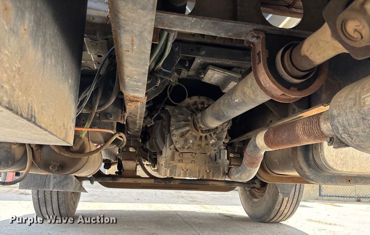 image for item DT3288 2006 International Dura Star 4400 flatbed truck