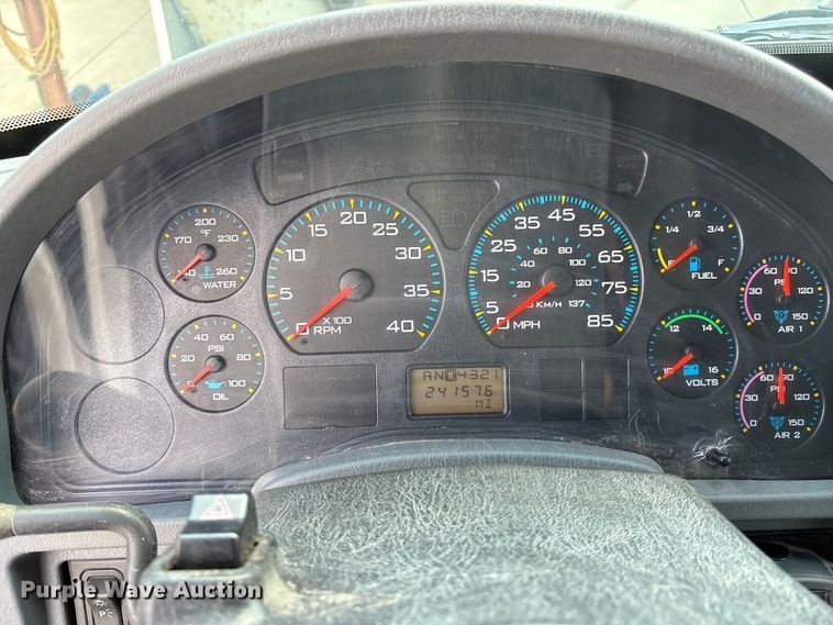 image for item DT3288 2006 International Dura Star 4400 flatbed truck