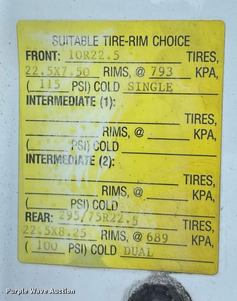 image for item DT3288 2006 International Dura Star 4400 flatbed truck