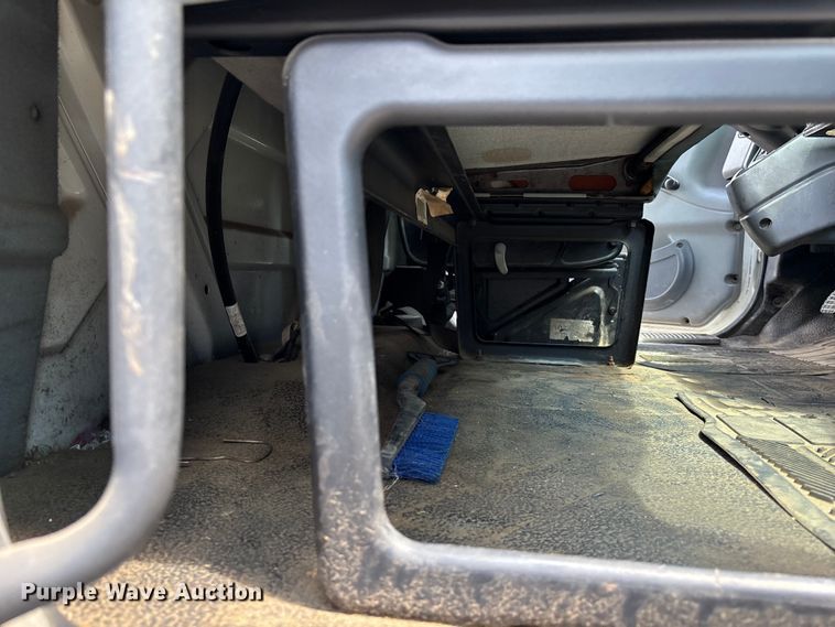 image for item DT3288 2006 International Dura Star 4400 flatbed truck