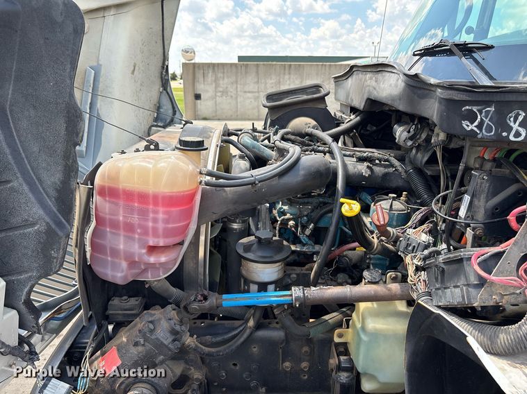 image for item DT3288 2006 International Dura Star 4400 flatbed truck