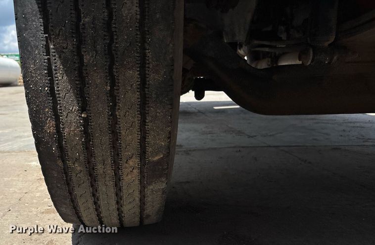 image for item DT3288 2006 International Dura Star 4400 flatbed truck