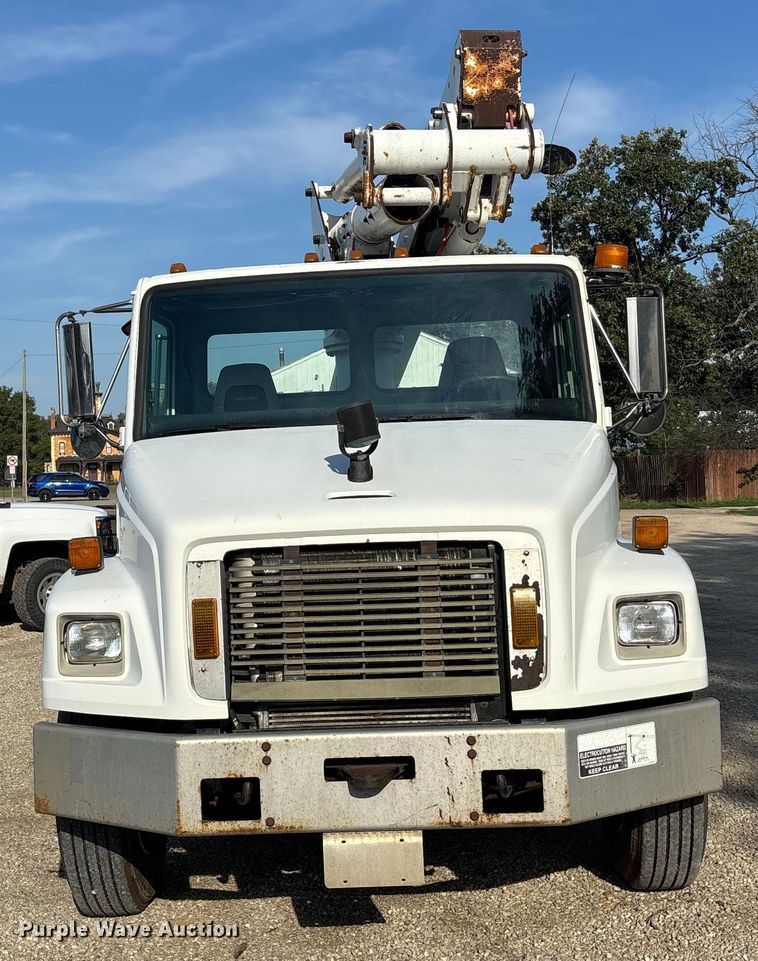 CAMIóN CON CANASTILLA 2001 FREIGHTLINER ALTEC