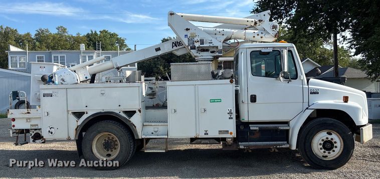CAMIóN CON CANASTILLA 2001 FREIGHTLINER ALTEC