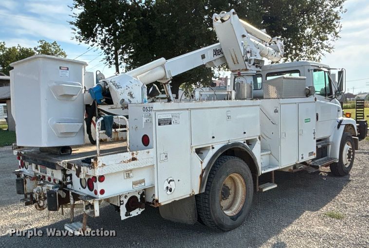 CAMIóN CON CANASTILLA 2001 FREIGHTLINER ALTEC