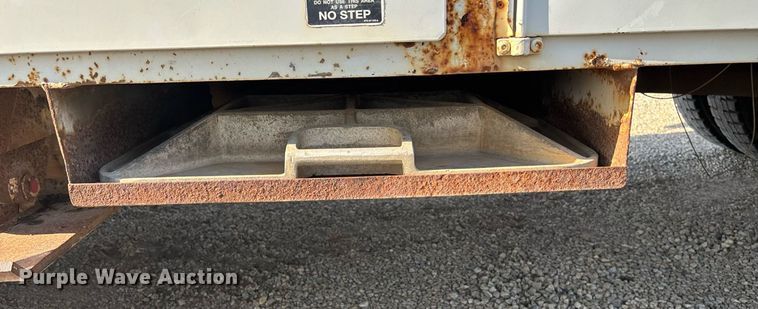 image for item DT3290 2001 Freightliner FL70 bucket truck