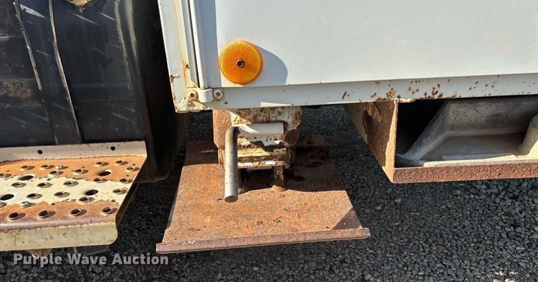 image for item DT3290 2001 Freightliner FL70 bucket truck