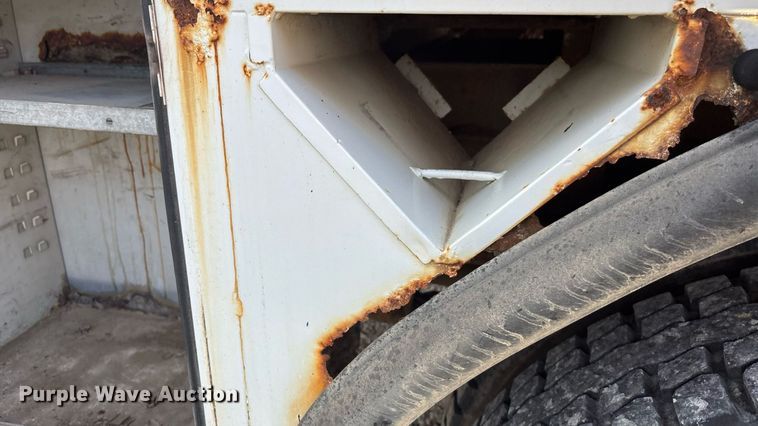 image for item DT3290 2001 Freightliner FL70 bucket truck