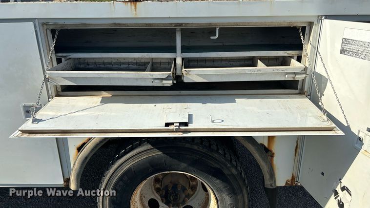 image for item DT3290 2001 Freightliner FL70 bucket truck