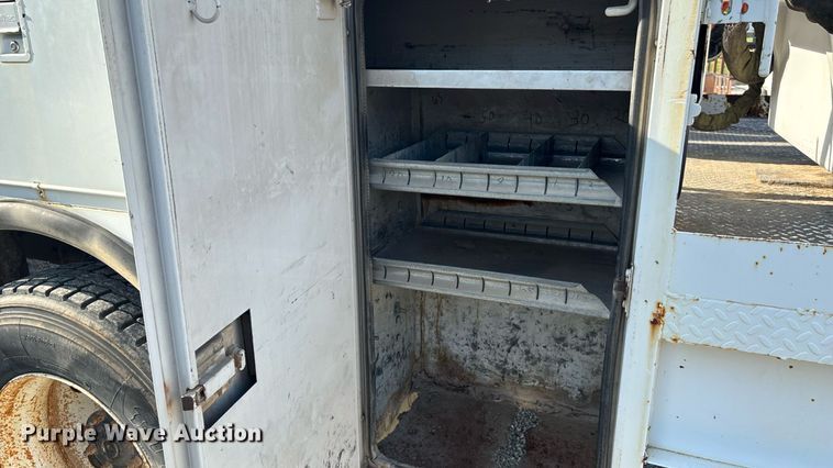 image for item DT3290 2001 Freightliner FL70 bucket truck