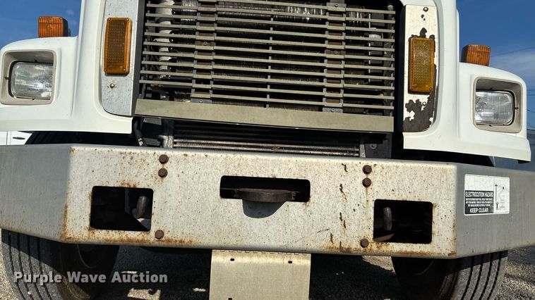 image for item DT3290 2001 Freightliner FL70 bucket truck