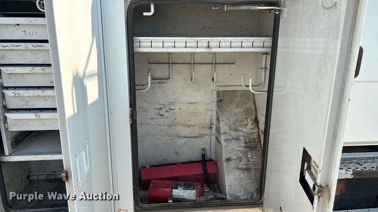 image for item DT3290 2001 Freightliner FL70 bucket truck