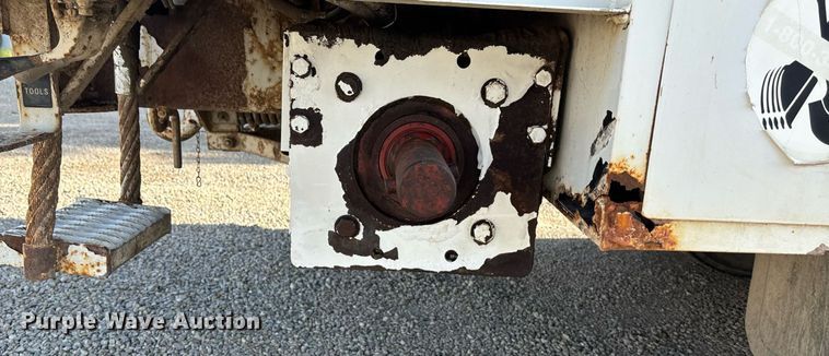 image for item DT3290 2001 Freightliner FL70 bucket truck