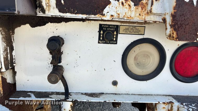 image for item DT3290 2001 Freightliner FL70 bucket truck