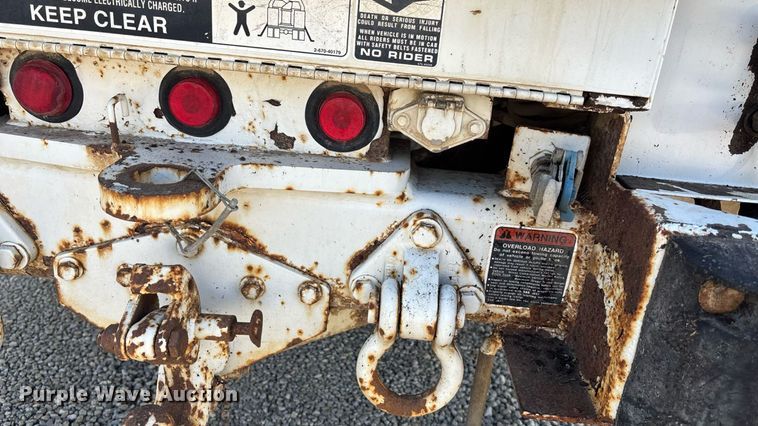 image for item DT3290 2001 Freightliner FL70 bucket truck