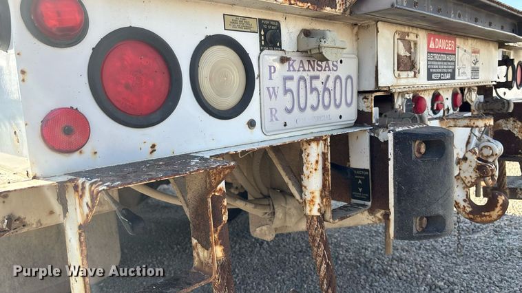 image for item DT3290 2001 Freightliner FL70 bucket truck