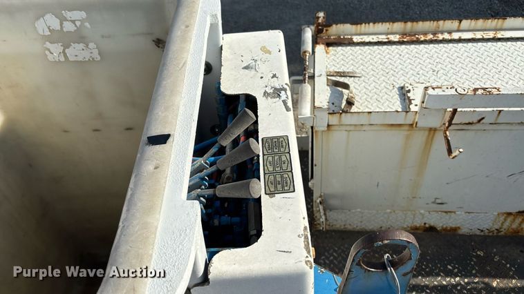 image for item DT3290 2001 Freightliner FL70 bucket truck