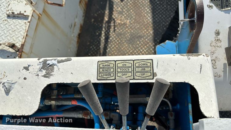 image for item DT3290 2001 Freightliner FL70 bucket truck