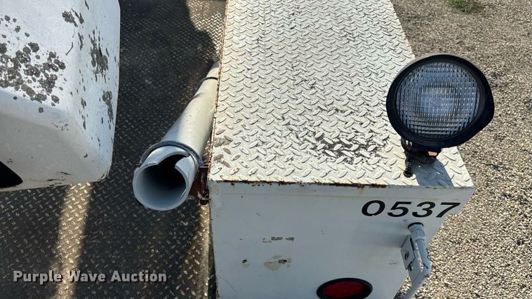 image for item DT3290 2001 Freightliner FL70 bucket truck