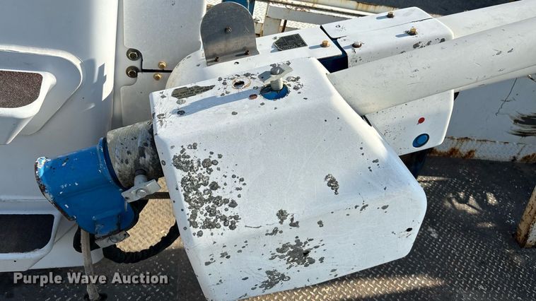 image for item DT3290 2001 Freightliner FL70 bucket truck