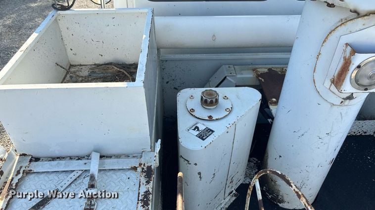 image for item DT3290 2001 Freightliner FL70 bucket truck