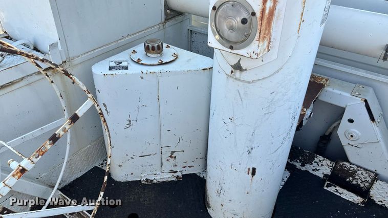 image for item DT3290 2001 Freightliner FL70 bucket truck