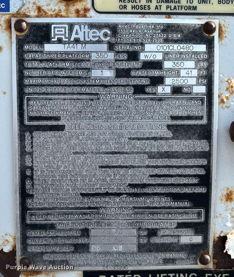 image for item DT3290 2001 Freightliner FL70 bucket truck