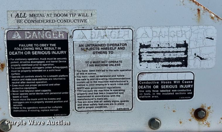 image for item DT3290 2001 Freightliner FL70 bucket truck