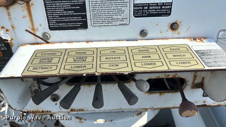 image for item DT3290 2001 Freightliner FL70 bucket truck