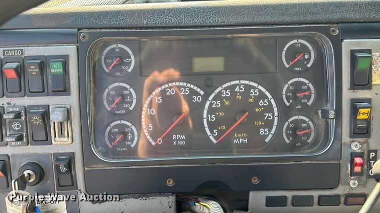 image for item DT3290 2001 Freightliner FL70 bucket truck