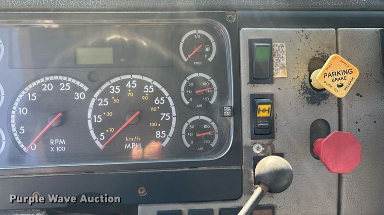 image for item DT3290 2001 Freightliner FL70 bucket truck