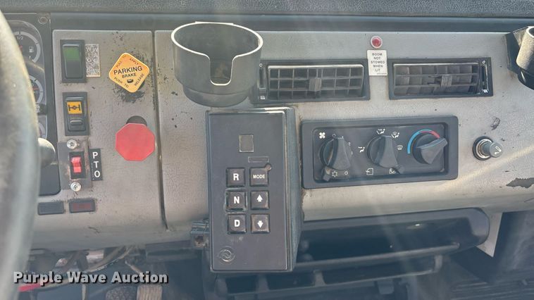 image for item DT3290 2001 Freightliner FL70 bucket truck