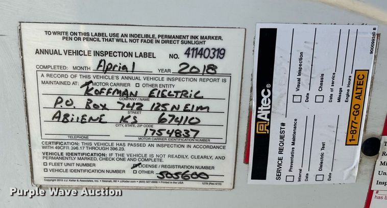 image for item DT3290 2001 Freightliner FL70 bucket truck