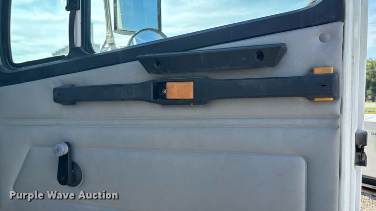 image for item DT3290 2001 Freightliner FL70 bucket truck