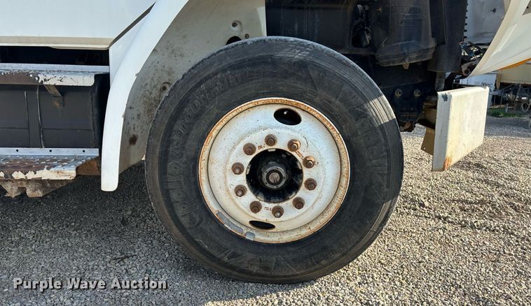 image for item DT3290 2001 Freightliner FL70 bucket truck