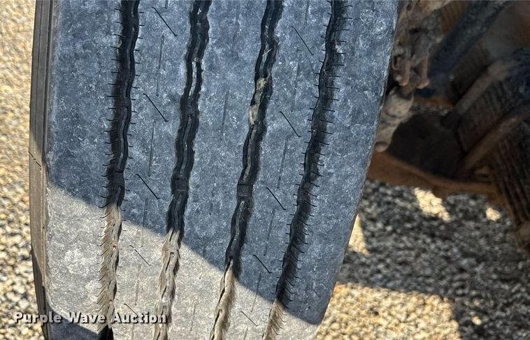 image for item DT3290 2001 Freightliner FL70 bucket truck