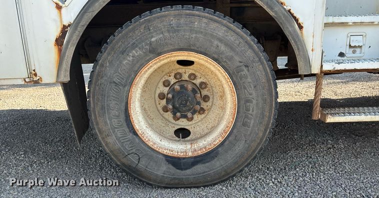 image for item DT3290 2001 Freightliner FL70 bucket truck