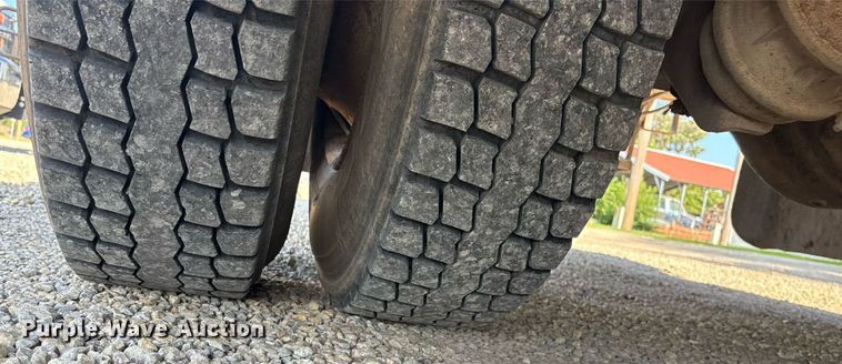 image for item DT3290 2001 Freightliner FL70 bucket truck