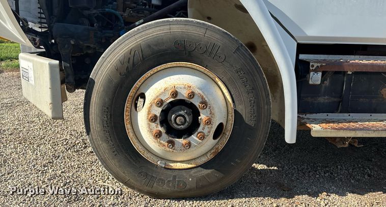 image for item DT3290 2001 Freightliner FL70 bucket truck