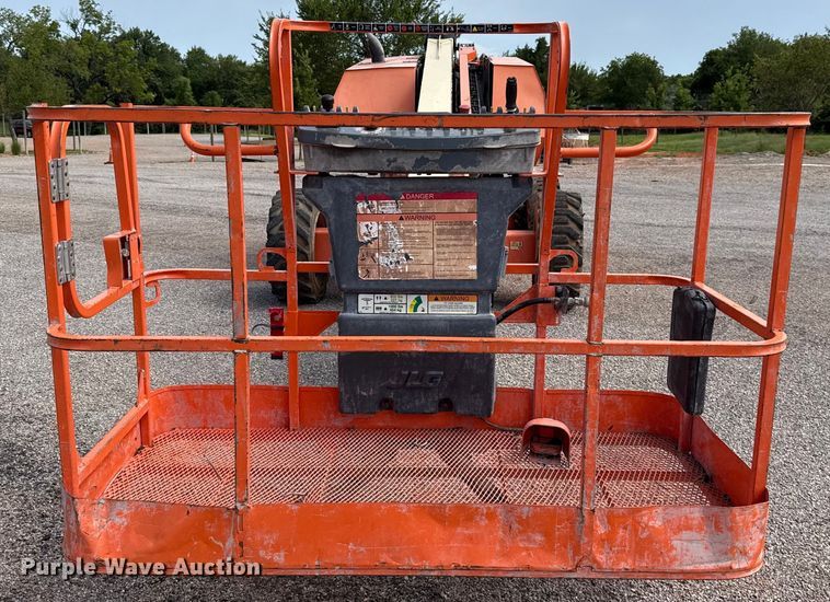 image for item DT6717 2013 JLG 600S boom lift
