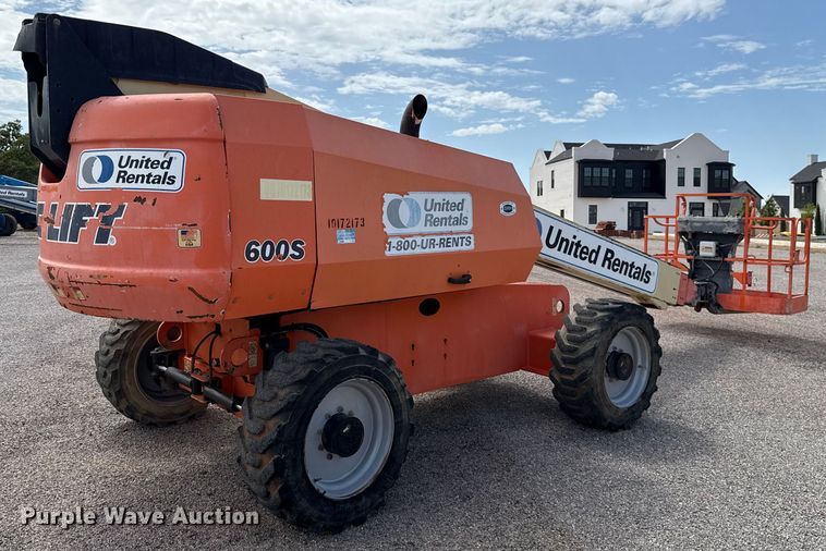 image for item DT6717 2013 JLG 600S boom lift