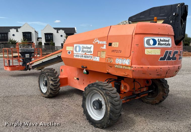 image for item DT6717 2013 JLG 600S boom lift