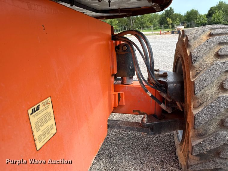 image for item DT6717 2013 JLG 600S boom lift